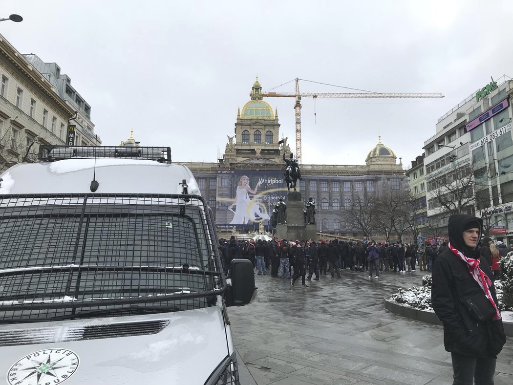 Slávisté už se šikují na Václavském náměstí