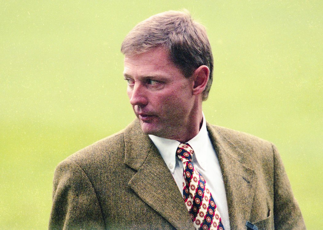 Zdeněk Ščasný jako trenér Sparty v derby v září roku 1998