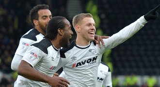 Vydra dal vítěznou trefu Derby. S 20 góly je v čele tabulky střelců