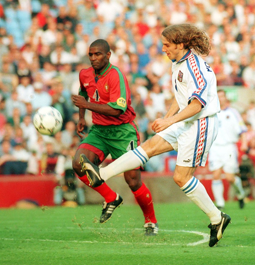 Karel Poborský vstřelil legendárním lobem vítěznou trefu ve čtvrtfinále EURO 1996 proti Portugalsku