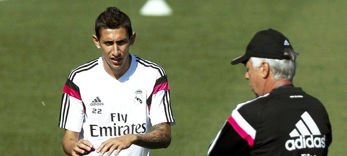 Záložník Realu Madrid Ángel di María míří k nelibosti fanoušků do Anglie. Trenér Ancelotti tvrdí, že se ho klub snažil udržet