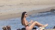 Victoria Saravia - přítelkyně Diega Forlána na pláži ukázala ledacos...