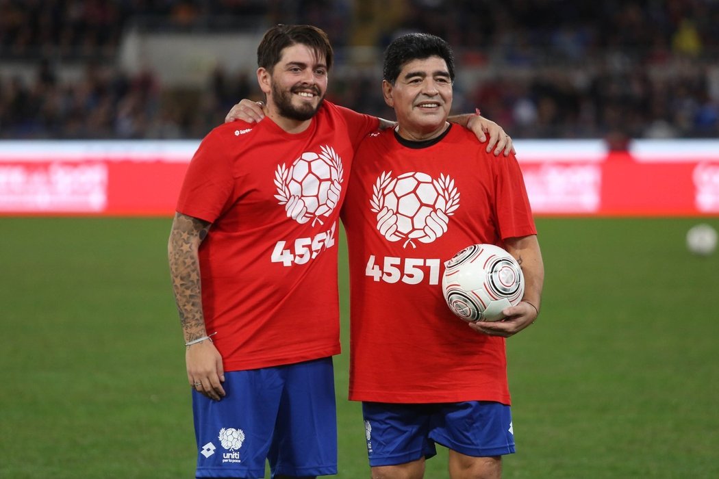 Ve věku 60 let zemřel bývalý argentinský fotbalista Diego Armando Maradona