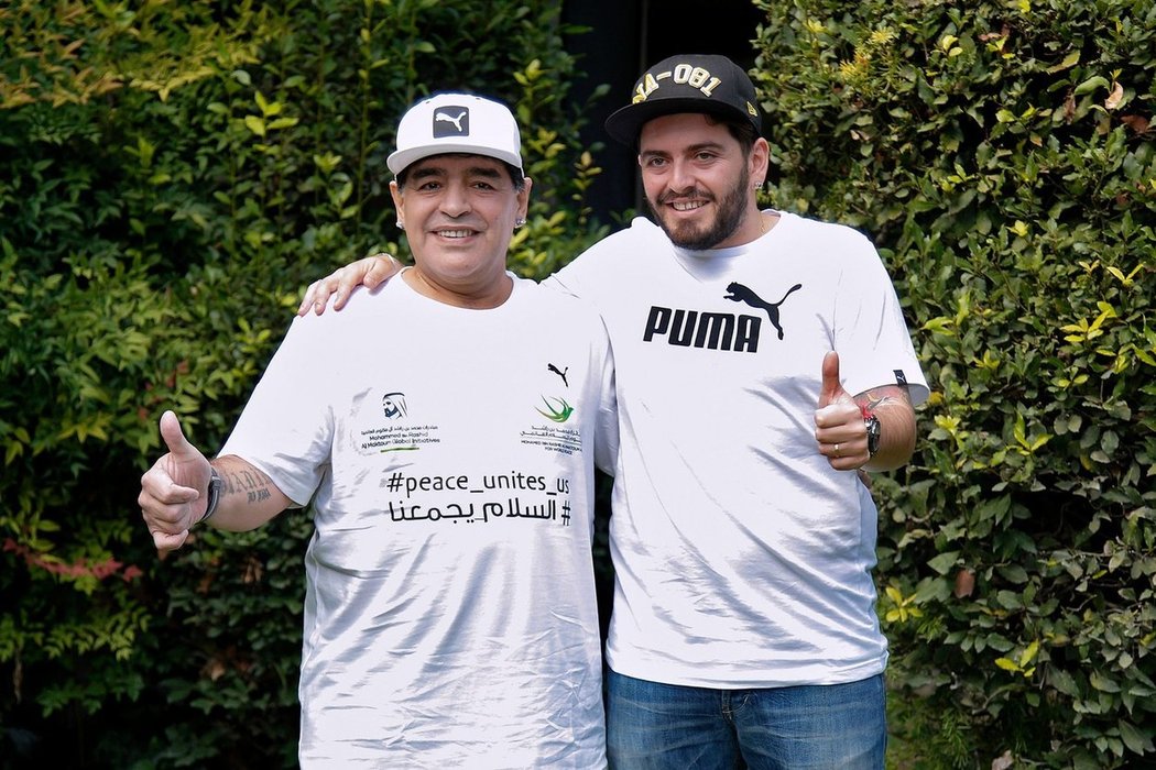 Ve věku 60 let zemřel bývalý argentinský fotbalista Diego Armando Maradona