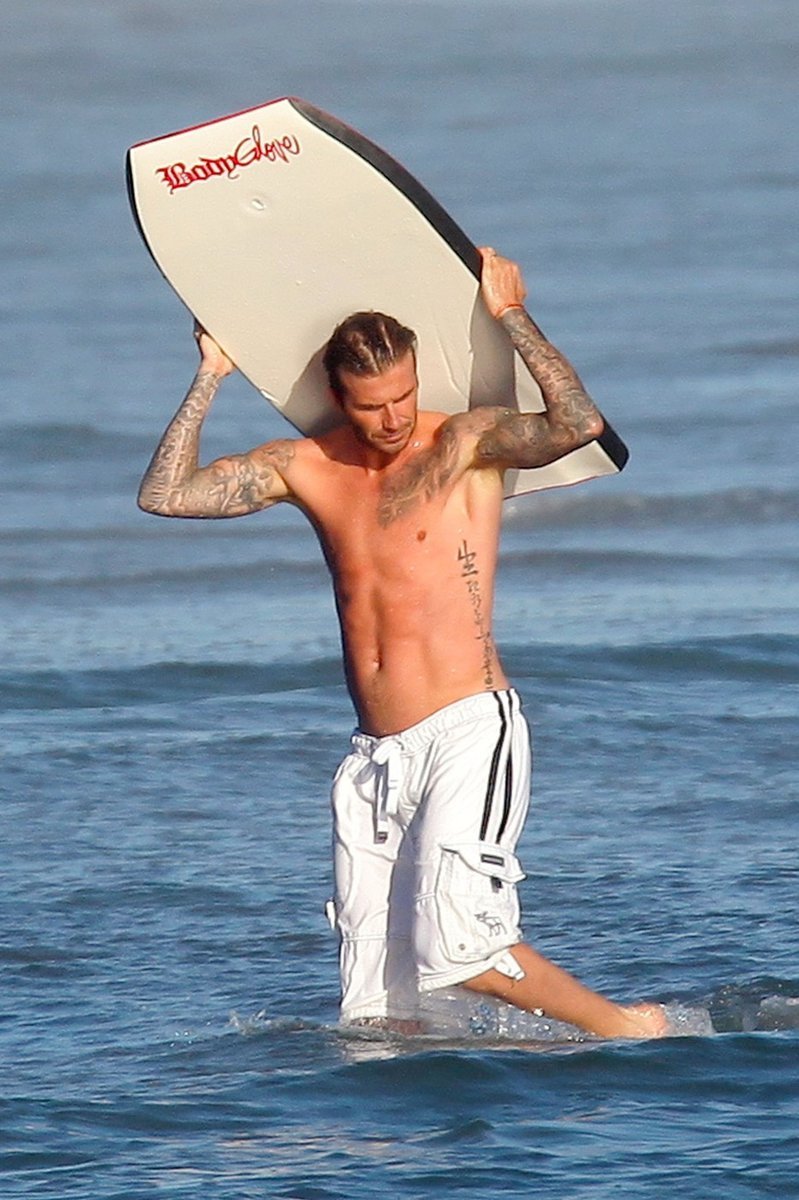 David Beckham surfuje na dovolené v Kalifornii