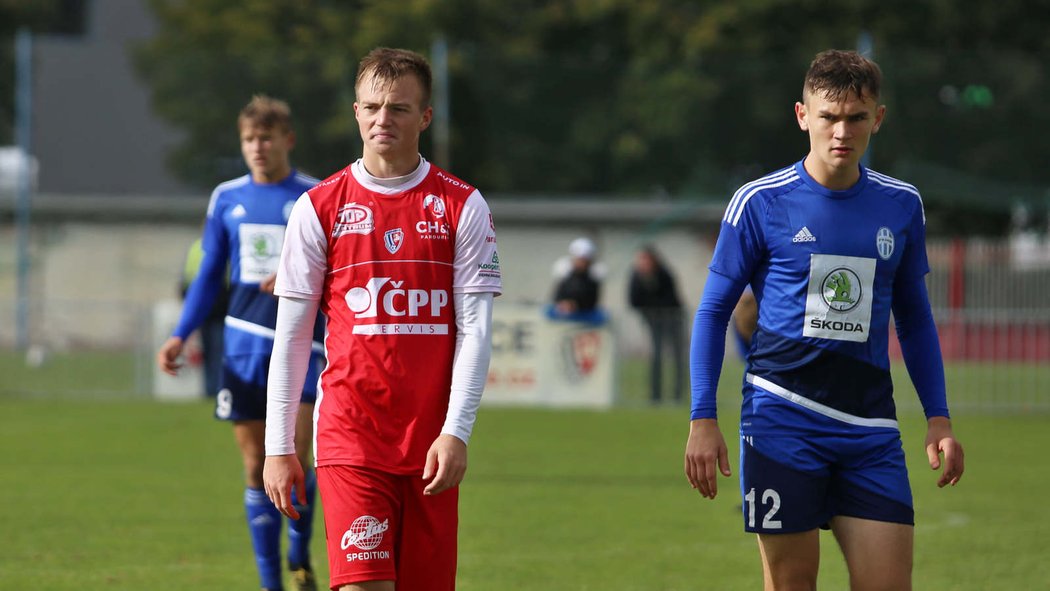 Jakub Brychnáč válí na hrotu pardubického dorostu