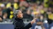 Stratég Mourinho koučuje své svěřence během utkání s Dortmundem