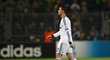 Zklamání hvězdy. Cristiano Ronaldo se sice postaral o krásný gól, porážku na hřišti Dortmundu však neodvrátil