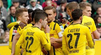 Dortmund urval výhru v závěru, Bayern i Lipsko v boji o titul ztratily