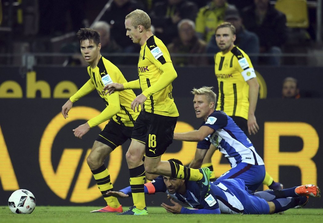 Fotbalisté Dortmundu vybojovali ze šlágru kola jen bod