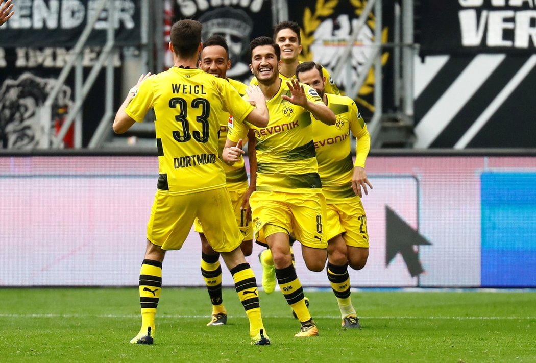 Dortmund vedl nad Frankfurtem, ale nakonec získal jen bod