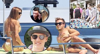 Mistři na dovolené. Özil objímal svou krásku, Götze a spol. na jachtě