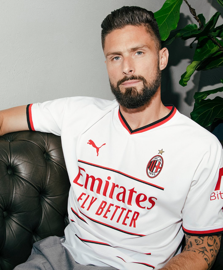 Oficiální venkovní dres AC Milán pro sezonu 2022/23