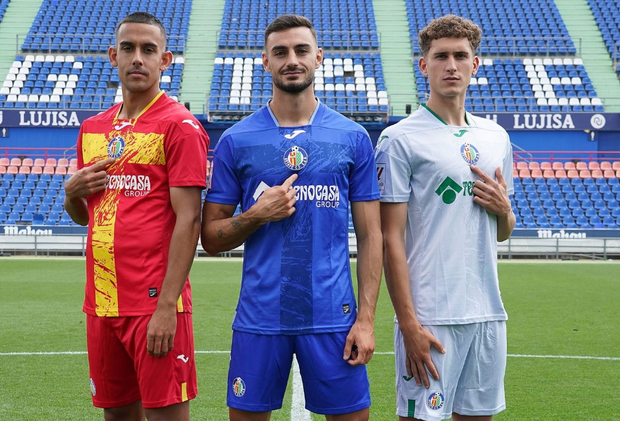 Domácí, venkovní a třetí dres Getafe pro novou sezonu Domácí, venkovní a třetí dres Getafe pro novou sezonu