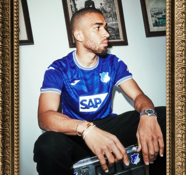 Domácí dres Hoffenheimu pro novou sezonu Domácí dres Hoffenheimu pro novou sezonu