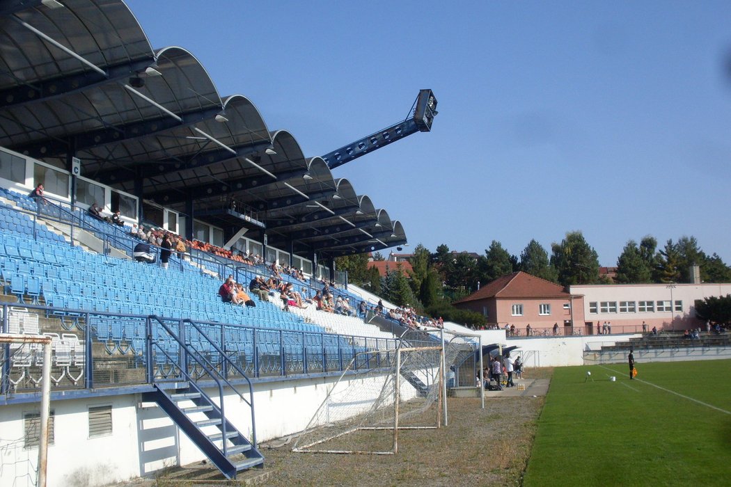 Fotbalový stadion v Drnovicích chátrá