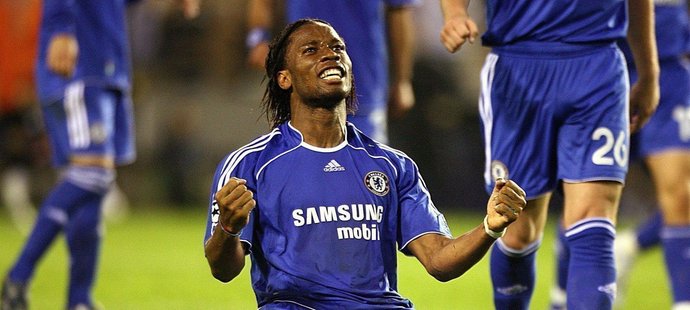 Didier Drogba oslavuje gól