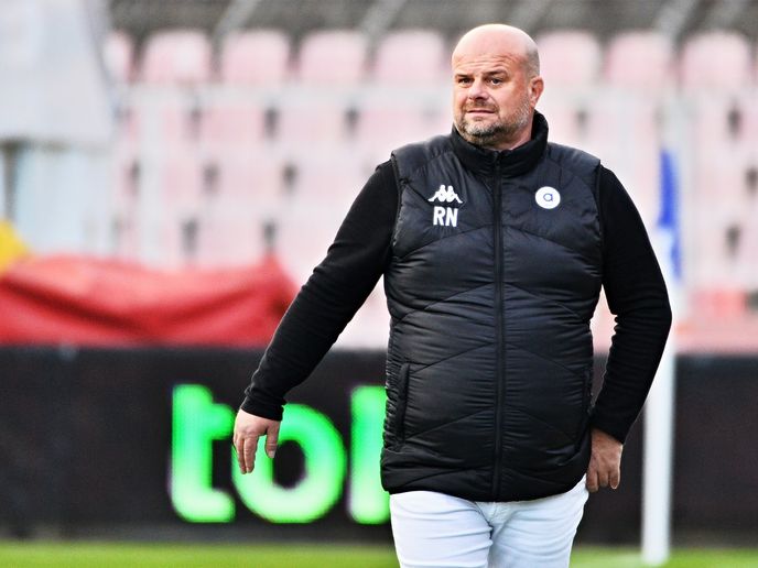 Trenér Artisu Roman Nádvorník Trenér Artisu Roman Nádvorník
