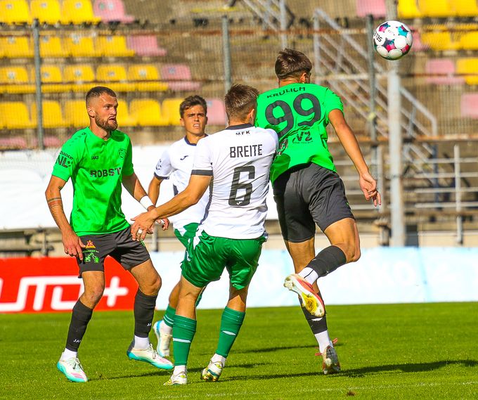 Příbram ve šlágru druhé ligy přes oslabení porazila Karvinou, Ústí vyhrálo v Táborsku Příbram ve šlágru druhé ligy přes oslabení porazila Karvinou, Ústí vyhrálo v Táborsku