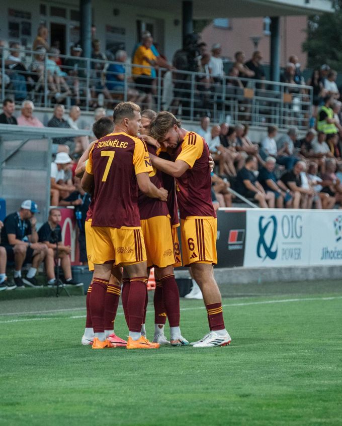 Dukla po dvou porážkách slaví, doma na Julisce zdolala Jihlavu Dukla po dvou porážkách slaví, doma na Julisce zdolala Jihlavu
