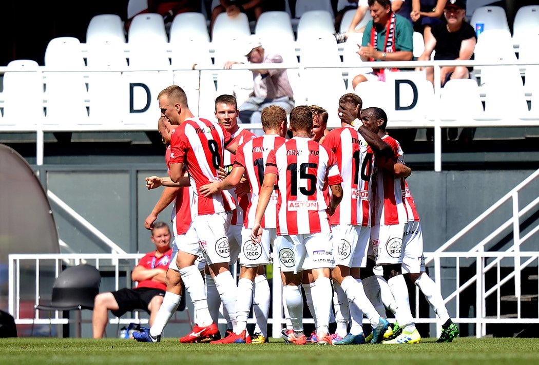 Žižkov v domácím utkání proti Vítkovicím jasně dominoval a připsal si zaslouženou výhru 2:0