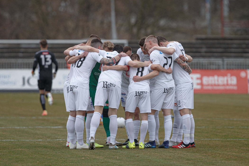 Hradečtí fotbalisté se vrátili do čela druhé ligy