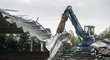 V Hradci Králové se začal demolovat stadion, tradiční "lízátka" čeká výrazná rekonstrukce