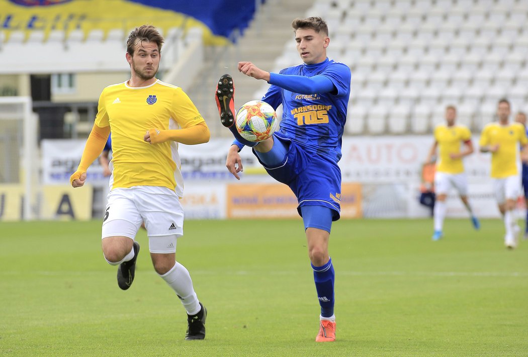 Jihlavský Stanislav Klobása (vlevo) dal gól, Vysočina však nakonec prohrála