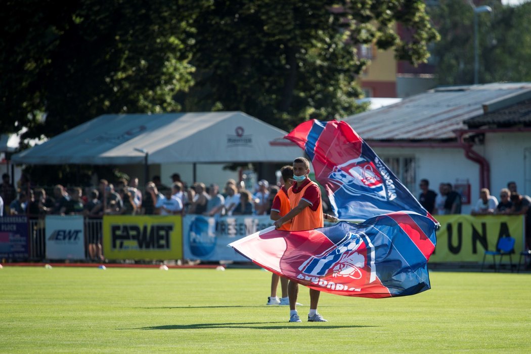 Pardubický stadion během druholigového derby s Hradcem Králové