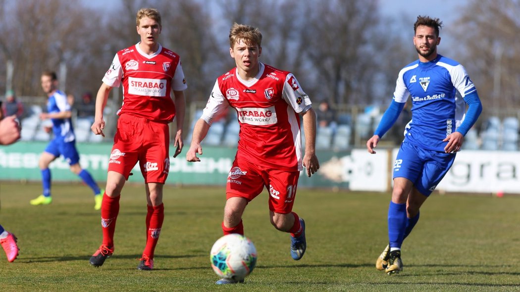 Fotbalisté Pardubic ve druhé lize uspěli ve Vlašimi