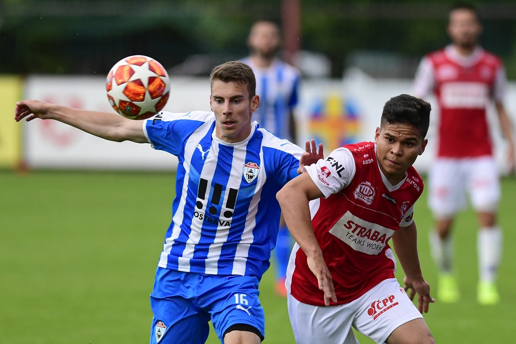 Pardubice porazily Vítkovice a drží šestibodový náskok v čele druhé ligy