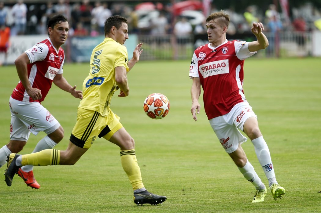 Petr Heppner v obležení pardubických hráčů