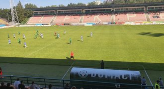 Dukla rozesmutnila Straku a vede, Příbram selhala doma s Táborskem