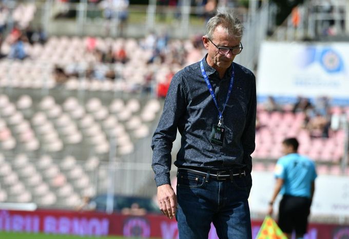 Zbrojovka mění trenéra. Šustra střídá Machálek z Líšně Zbrojovka mění trenéra. Šustra střídá Machálek z Líšně