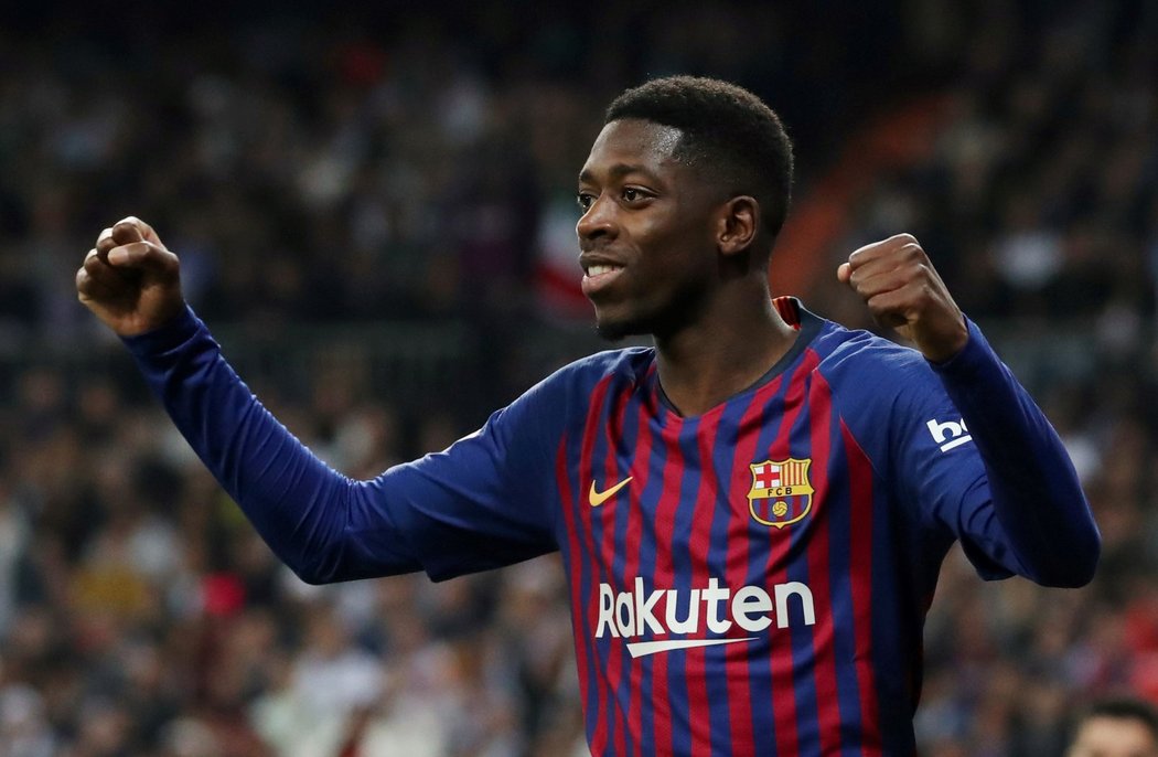 Ousmane Dembélé se raduje z jednoho z gólů Barcelony do sítě Realu