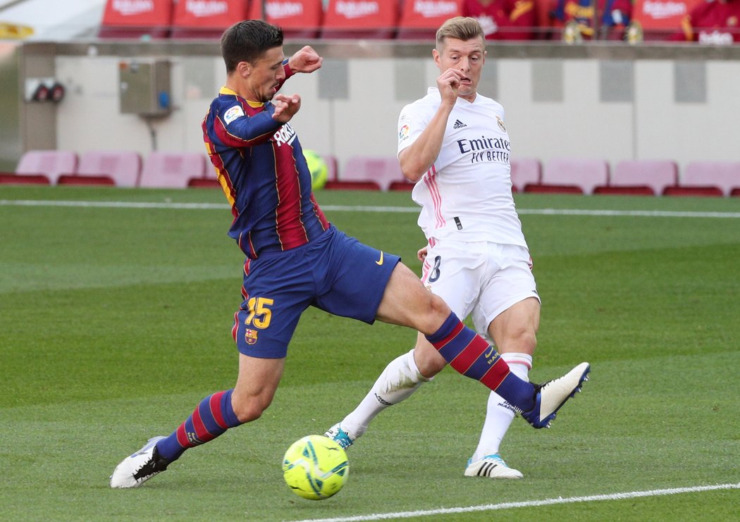 El Clásico na prázdném Camp Nou