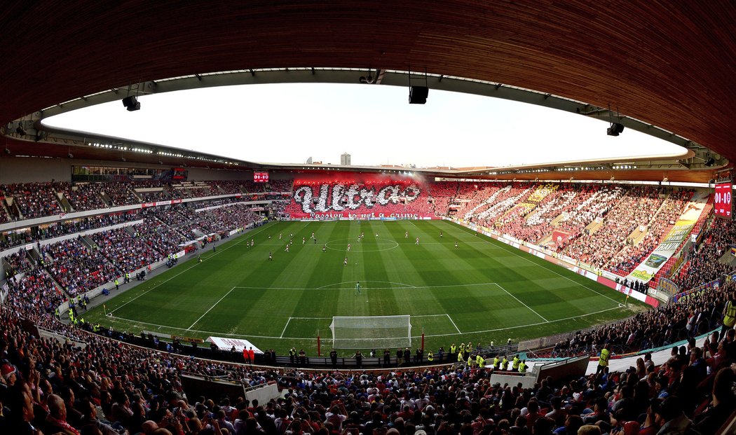 Parádní choreo slávistických fanoušků při derby se Spartou