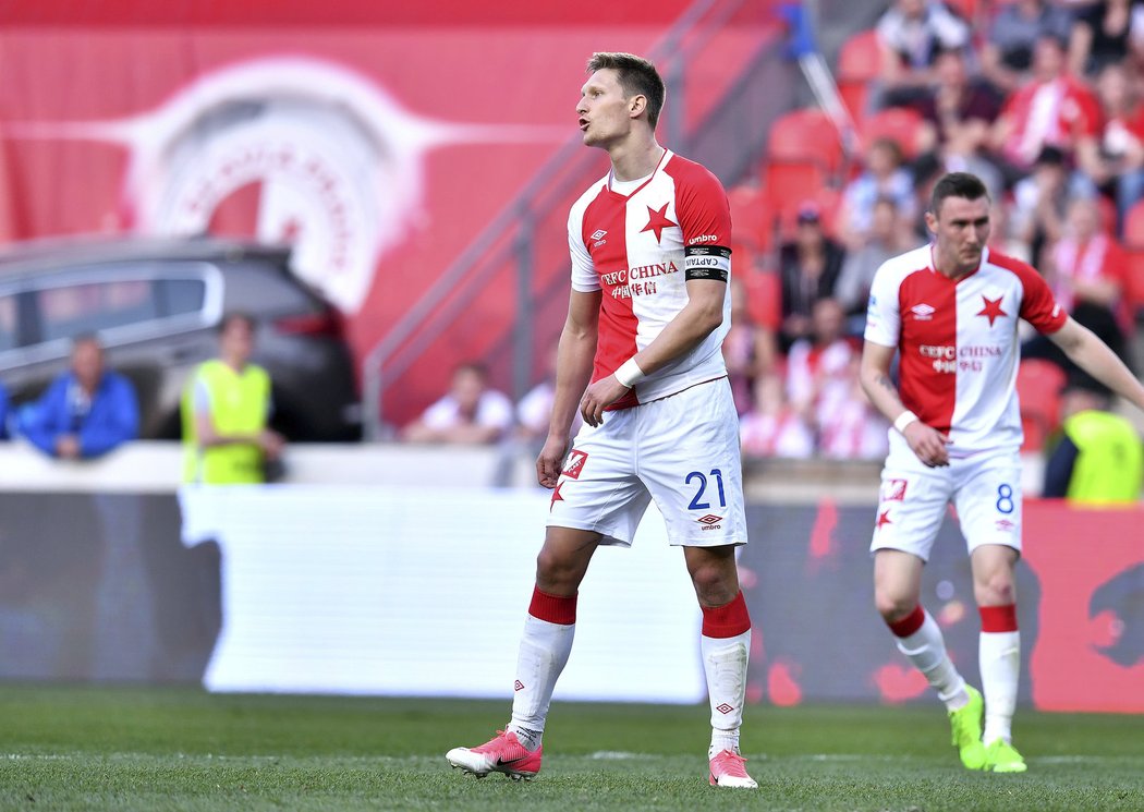 Zklamaný Milan Škoda po nevydařené šanci Slavie v derby se Spartou