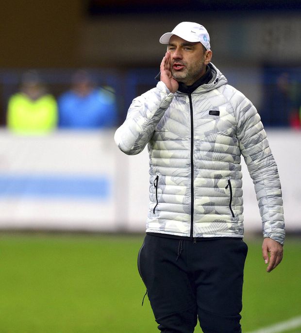 Kouč Liberce Jindřich Trpišovský v zápase se Slavií Kouč Liberce Jindřich Trpišovský v zápase se Slavií