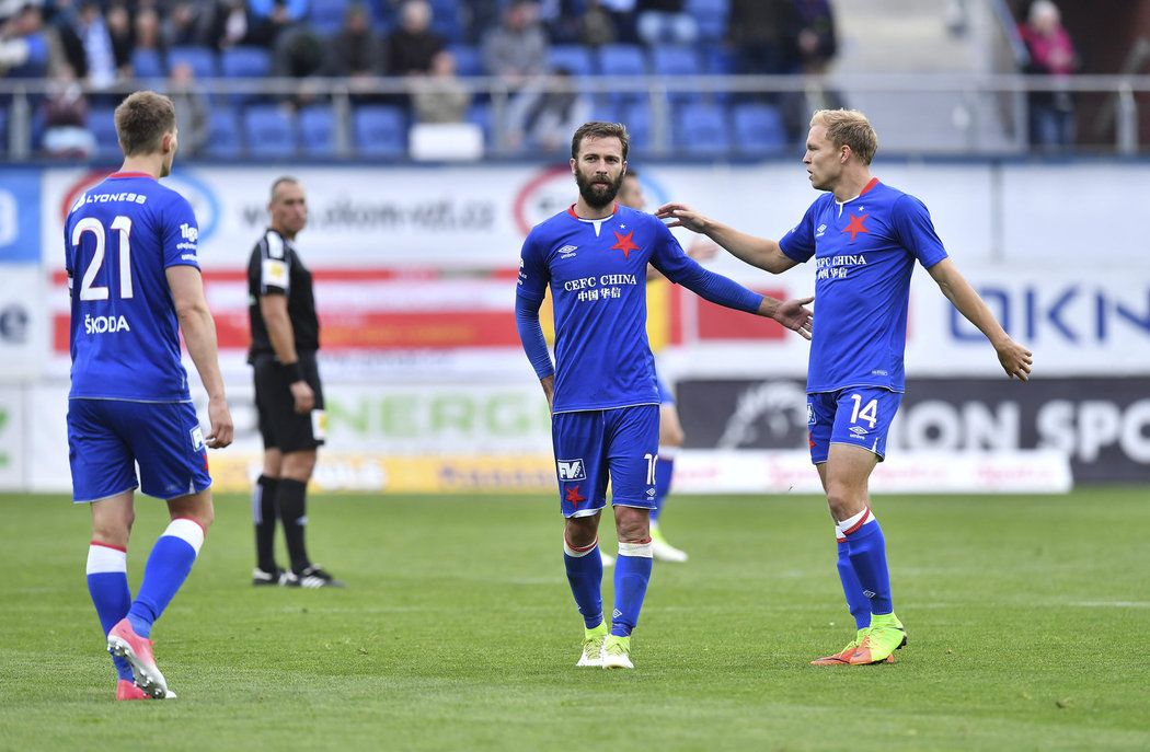 Josef Hušbauer a Mick van Buren po výhře Slavie v Mladé Boleslavi, která zatím na titul nestačila