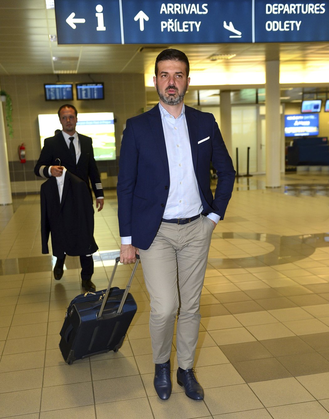 Trenér Andrea Stramaccioni už dorazil do Prahy