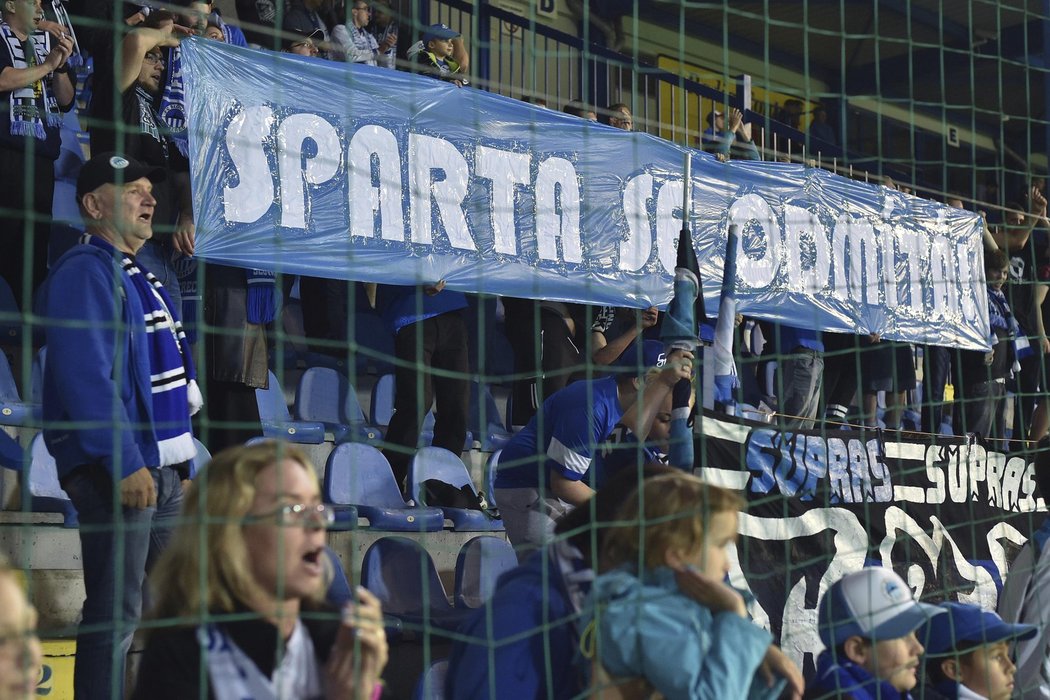 Sparta se odmítá, vzkázali fanoušci Liberce kouči Jindřichu Trpišovskému