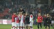 Fotbalisté Slavie se radují z triumfu nad Plzní, který zařídil Michal Frydrych