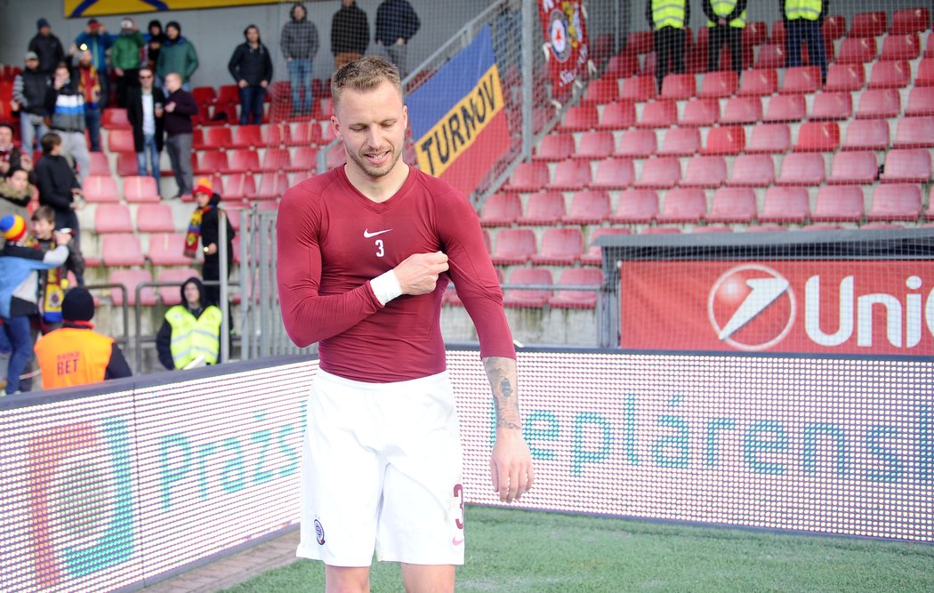 Obránce Michal Kadlec v dresu Sparty, nyní bude hrát za Slovácko