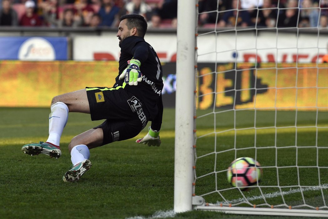 Dušan Melichárek inkasuje gól z penalty