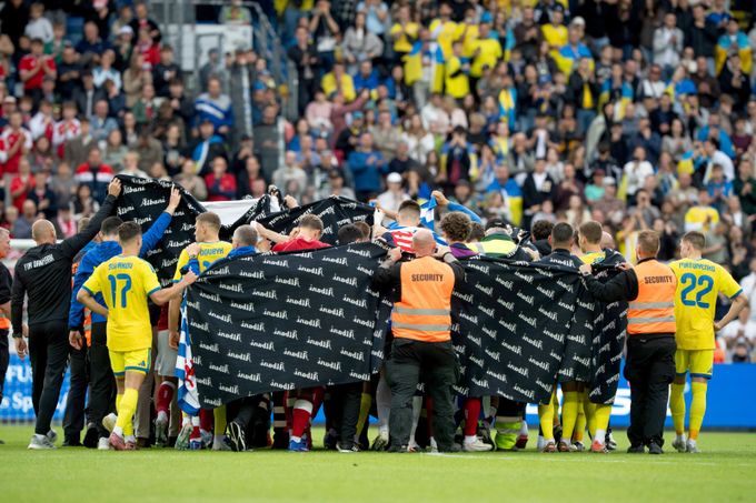 Eriksenův stav po kolapsu. Zprávy z nemocnice, lékař mluví o jeho psychickém stavu Eriksenův stav po kolapsu. Zprávy z nemocnice, lékař mluví o jeho psychickém stavu