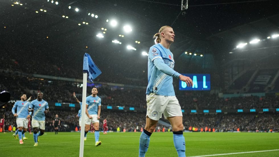 Erling Haaland se trefil proti Liverpoolu