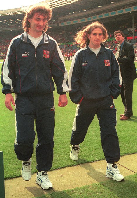 Jan Suchopárek a Karel Poborský před zápasem EURO 1996