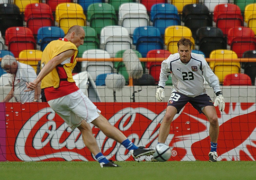 Brankář Antonín Kinský (23) při tréninku české fotbalové reprezentace na EURO 2004
