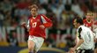 Tomáš Hübschman v zápase proti Německu v základní skupině EURO 2004, který česká reprezentace vyhrála 2:1